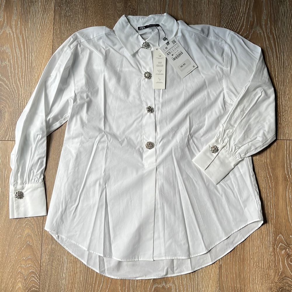 Zara shirt blouse with jewelry buttons. Stunning! Size XS. White. New, with tag.